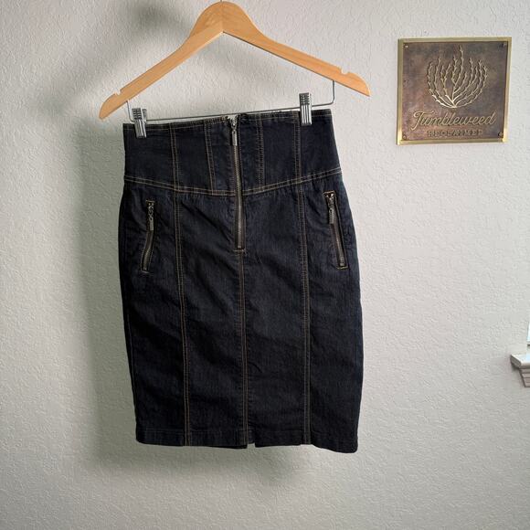 Women's Bisou Bisou Denim Blue Jean Paneled Zip Front Zip Pocket Skirt Size 8 - Picture 3 of 7